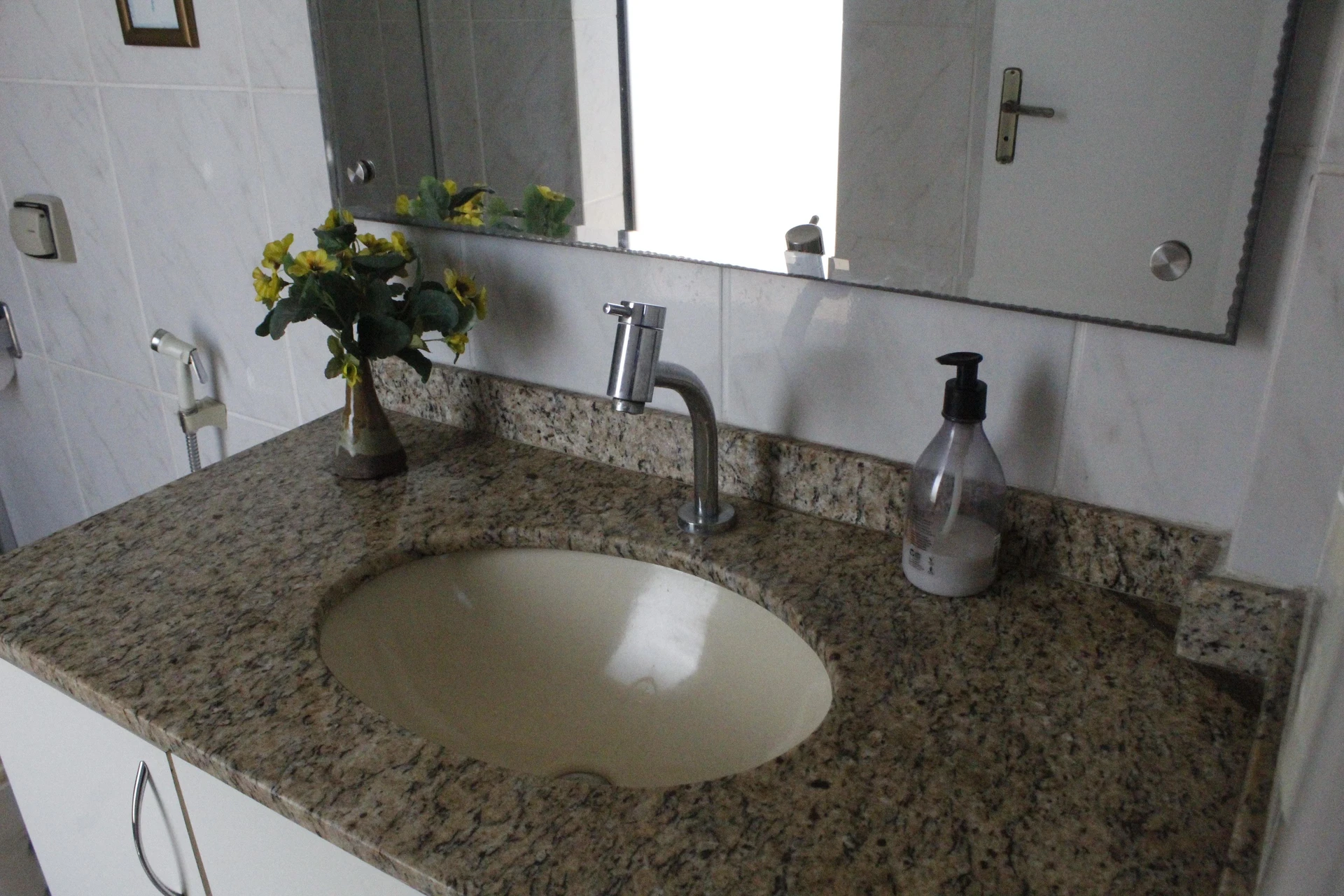 Furnished apartment with 3 bedrooms and 3 bathrooms — photo 45