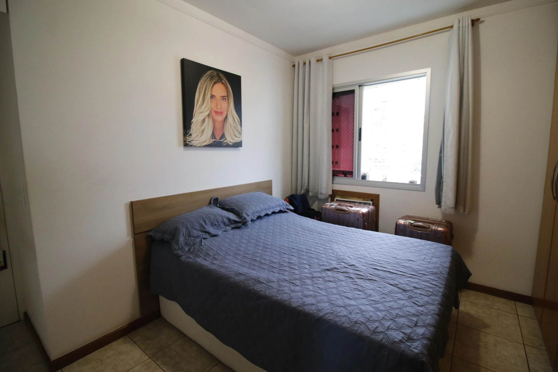 Furnished 3-bedroom apartment with balcony and pool — photo 4