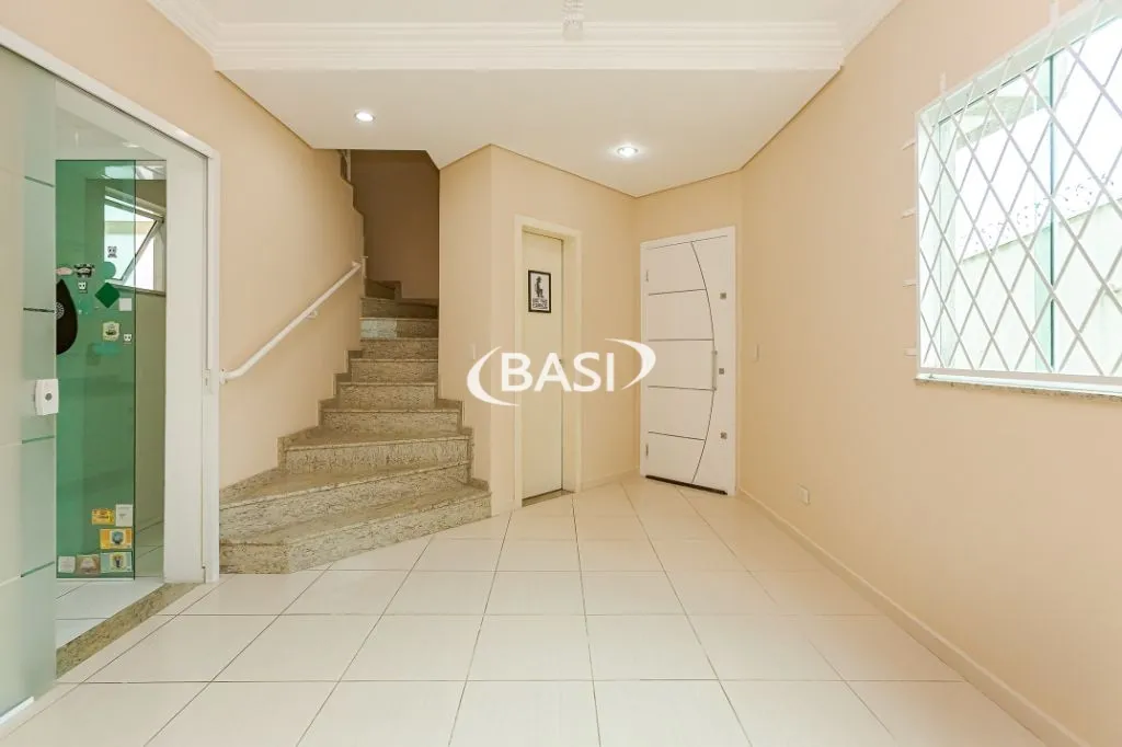 Two-story house with 3 bedrooms and 3 bathrooms, 2 parking — photo 5