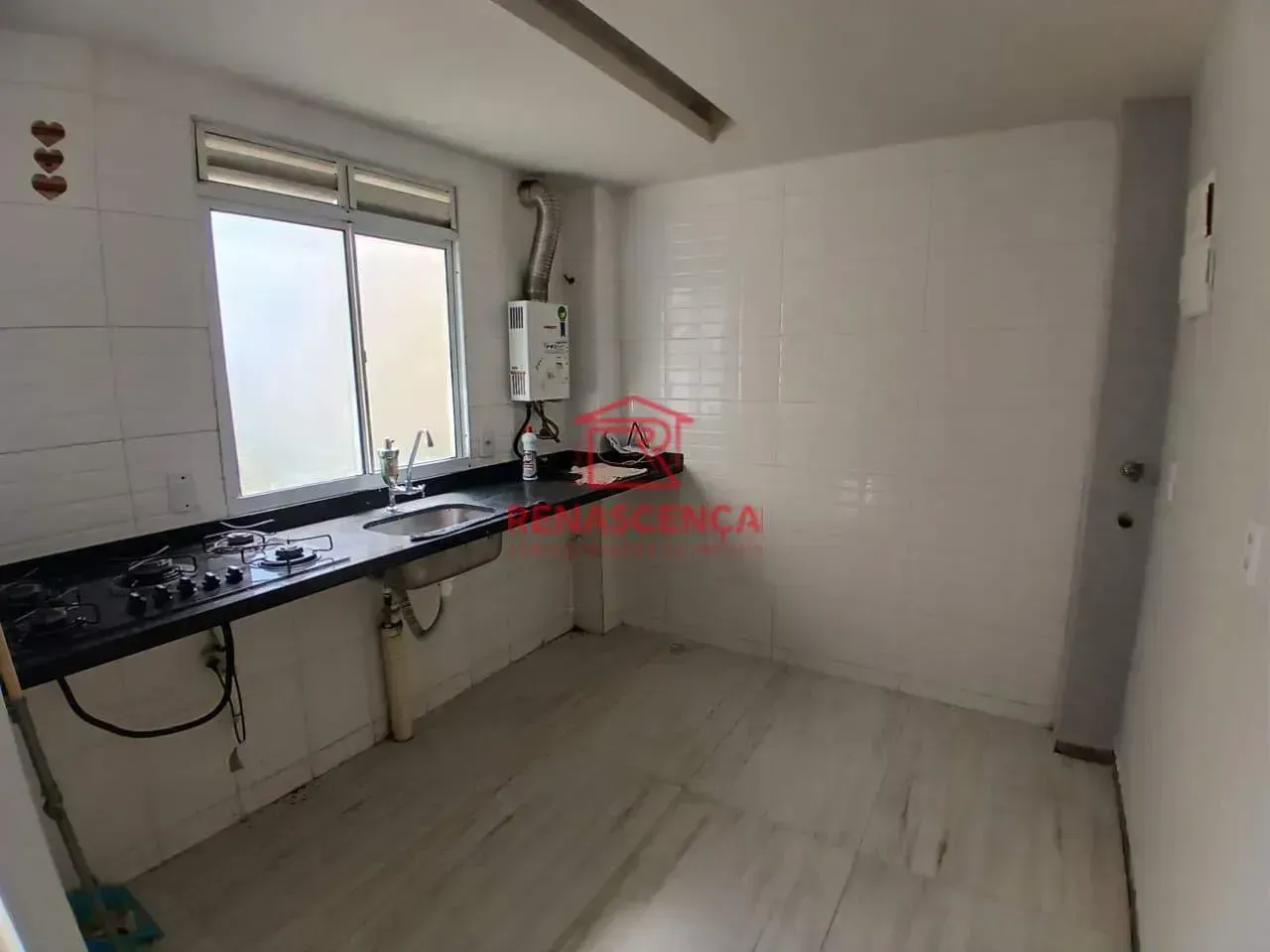 Unfurnished 2-bedroom apartment with parking spot — photo 21