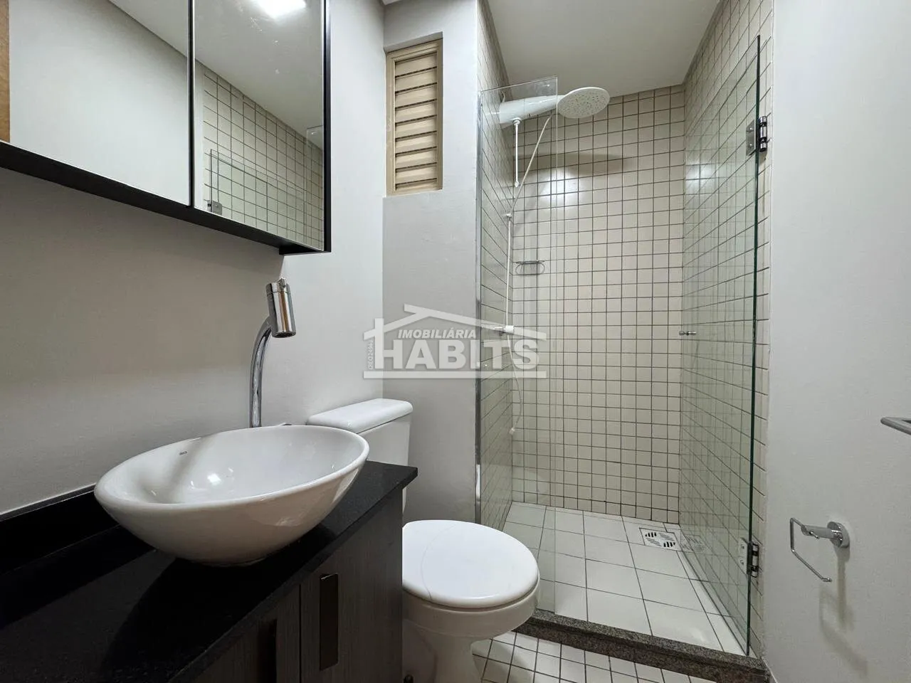 3-bedroom apartment with a balcony — photo 4