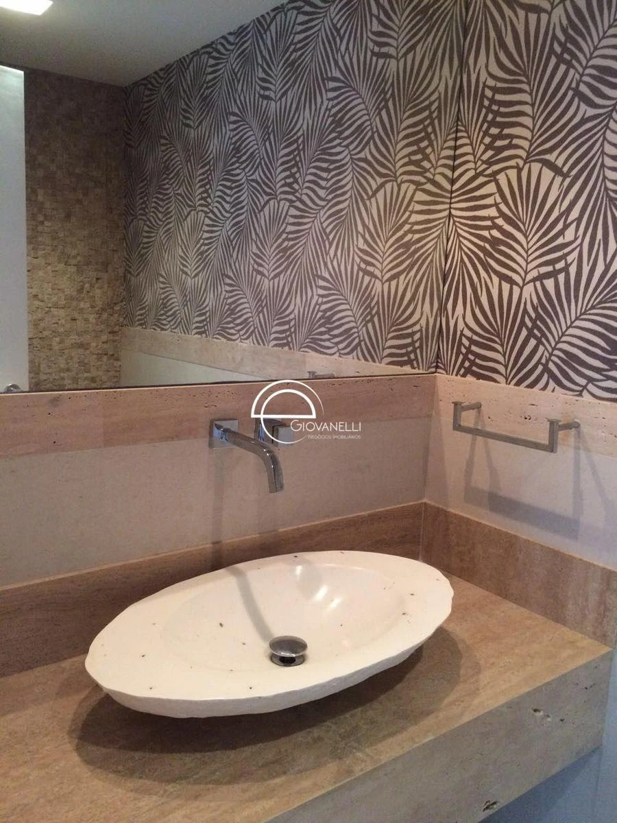 Apartamento de 300 m² com banheira e vista para a água — photo 24