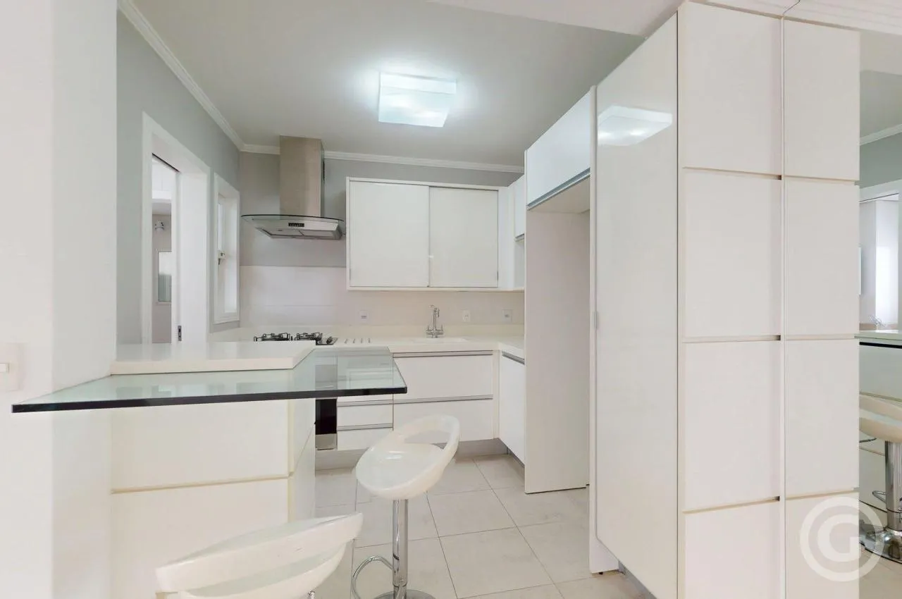 132 m² apartment with a water view and a bathtub — photo 5