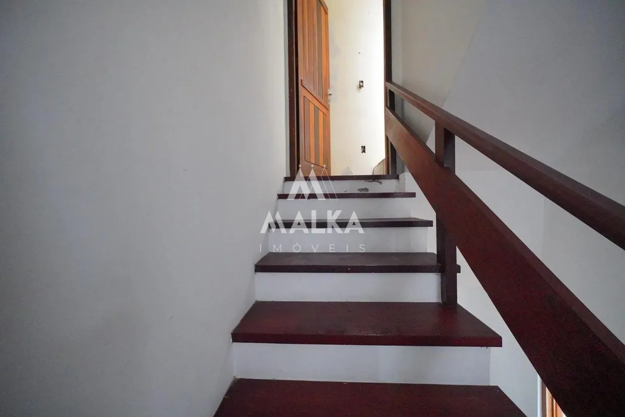 180 m² house with a mountain view and a home office — photo 36