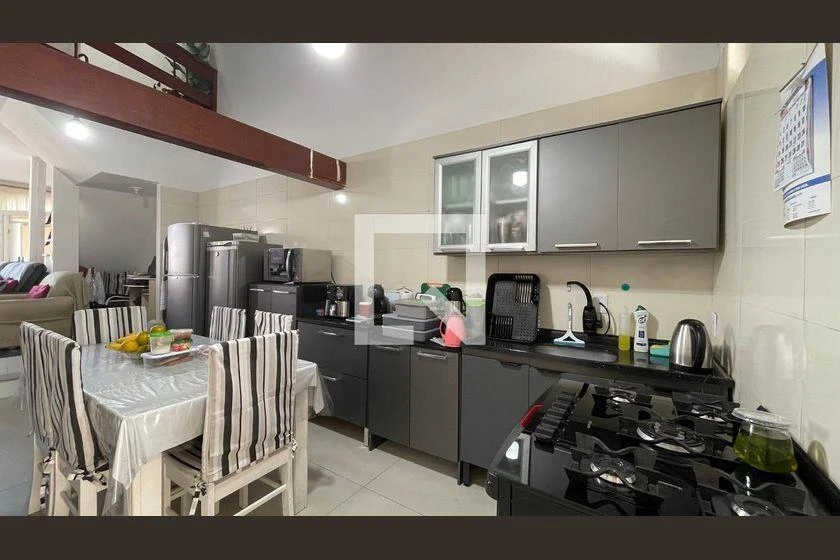 4-bedroom house with a washing machine in Florianópolis — photo 2