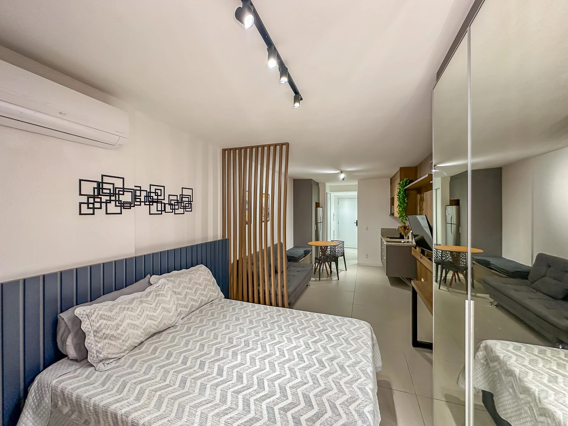 Furnished studio, 35 m², with a dishwasher — photo 12
