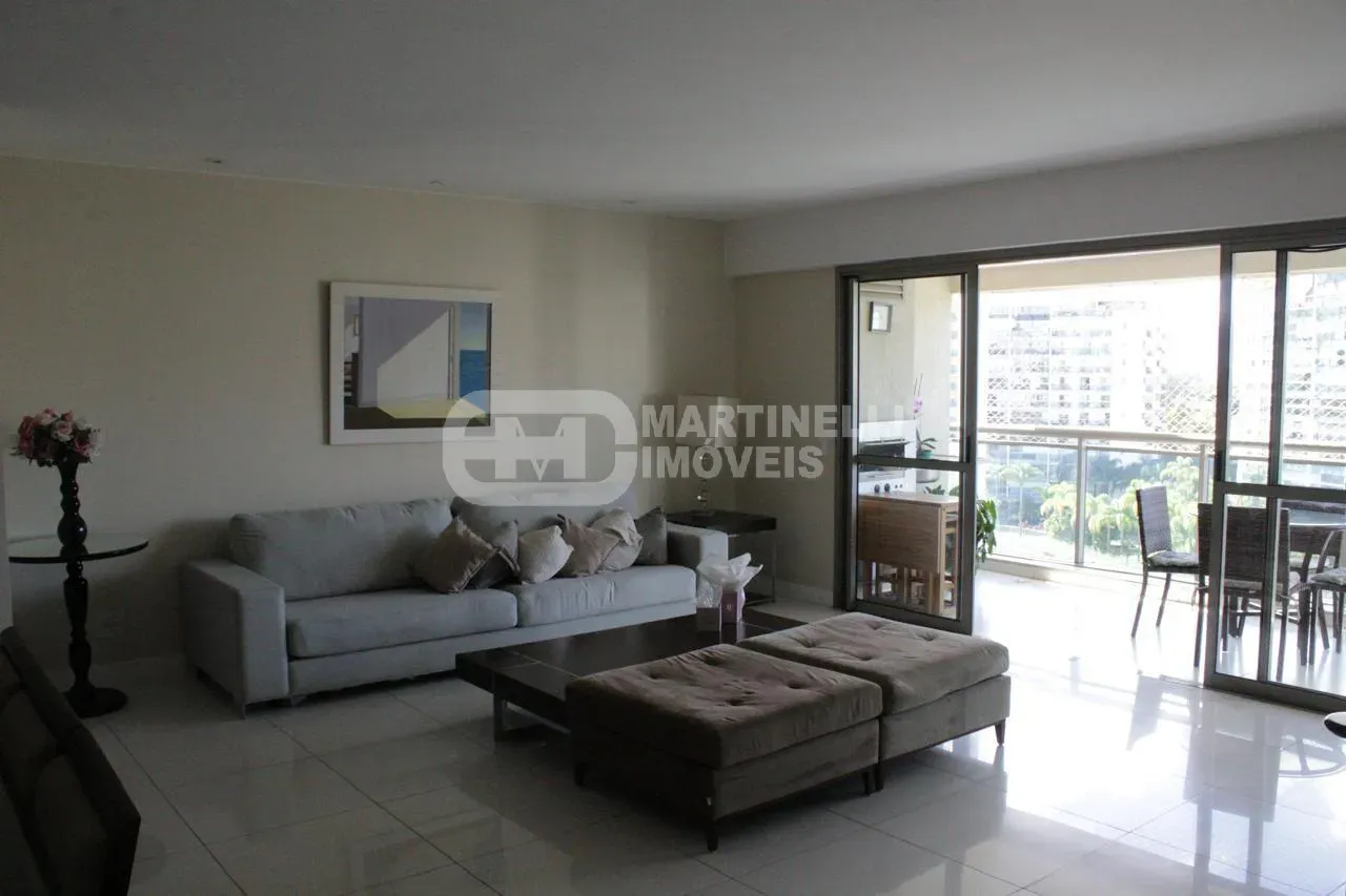 Furnished apartment with 4 bedrooms and a glass balcony — photo 3