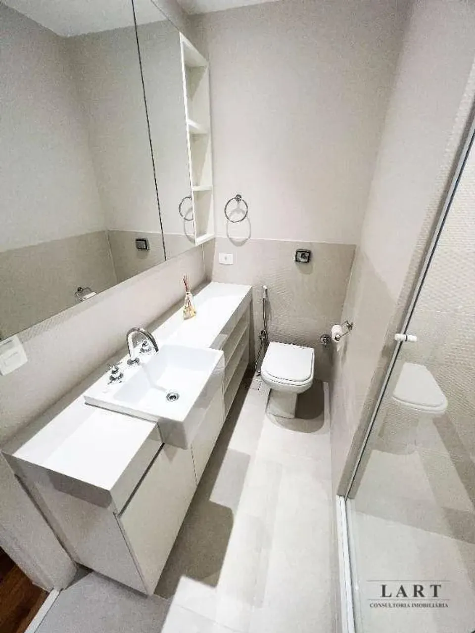 Home office in a 3-bedroom apartment, 160 m² — photo 15