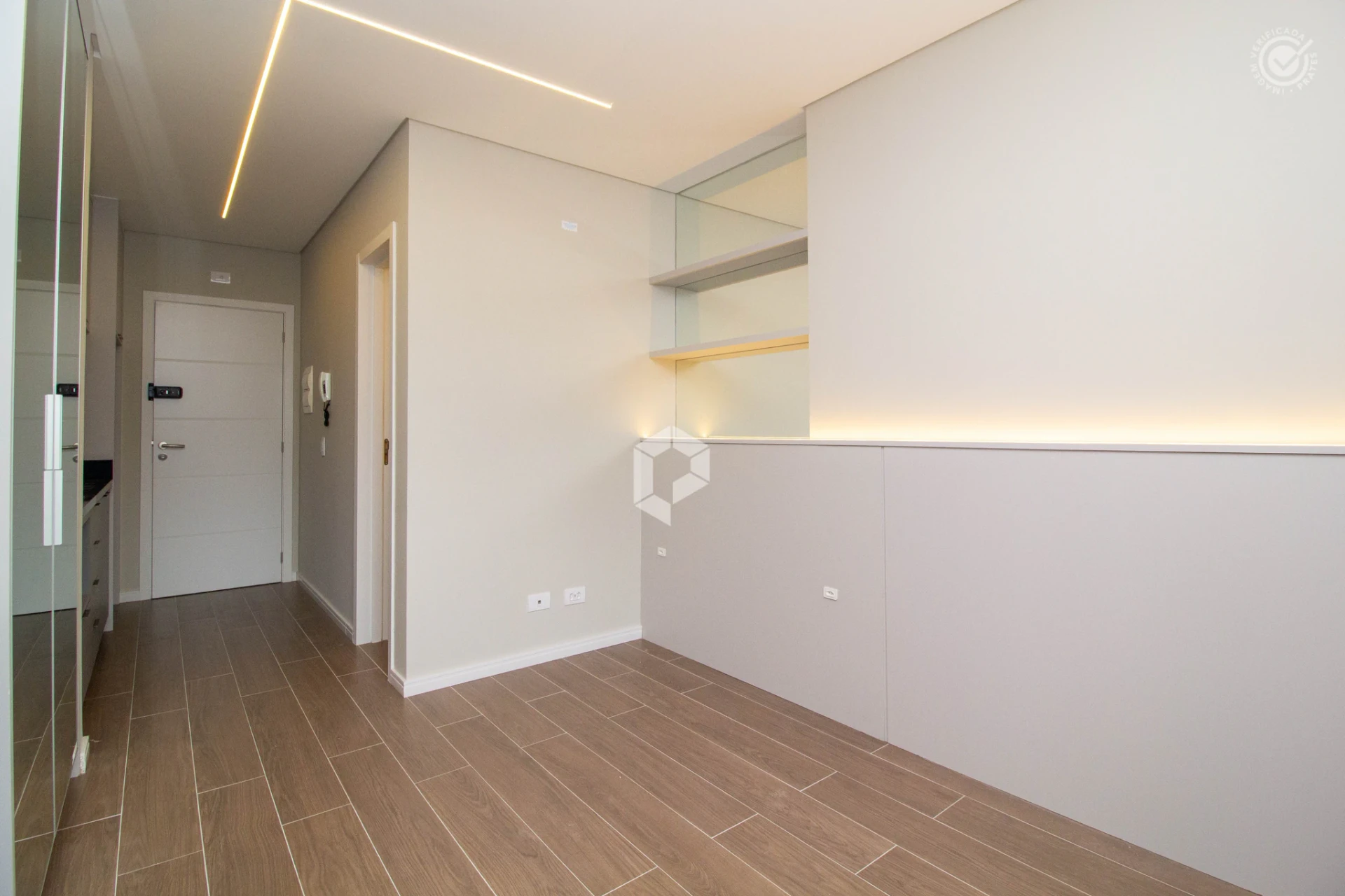 Home office in a one-bedroom apartment, 18 m² — photo 8