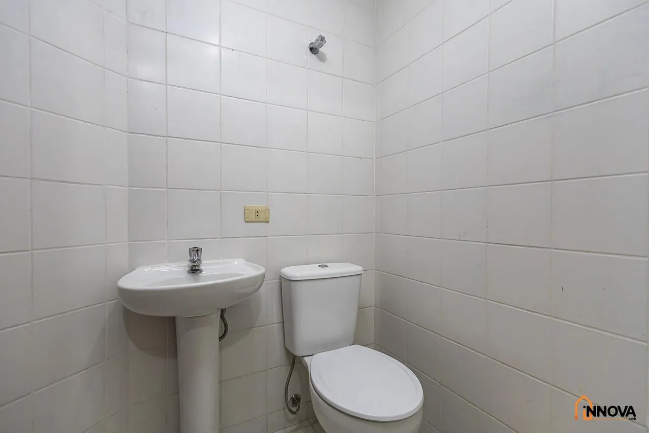 Незмебльована квартира з 3 кімнатами та 187 м² — photo 14