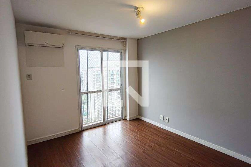 Apartamento vazio de 3 quartos com varanda e 185 m² — photo 16