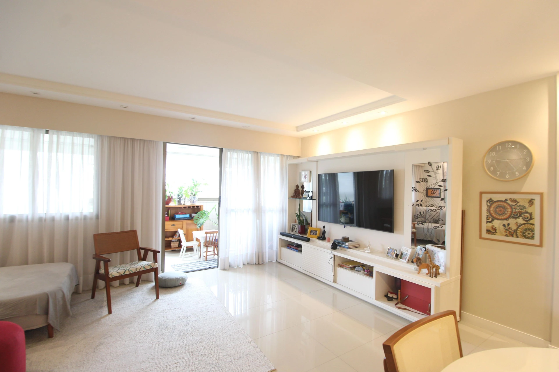 Furnished apartment, 112 m², with a glass-enclosed balcony — photo 10