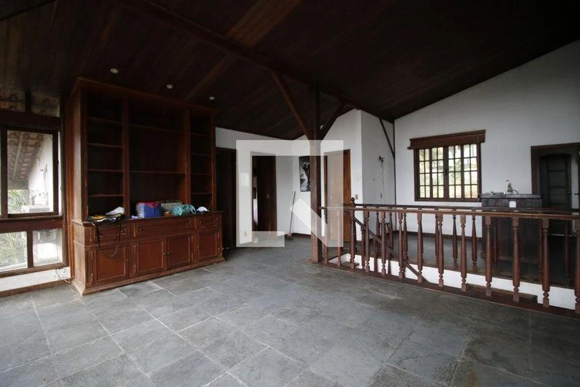 Casa de 500 m² com banheira e janelas do piso ao teto — photo 20