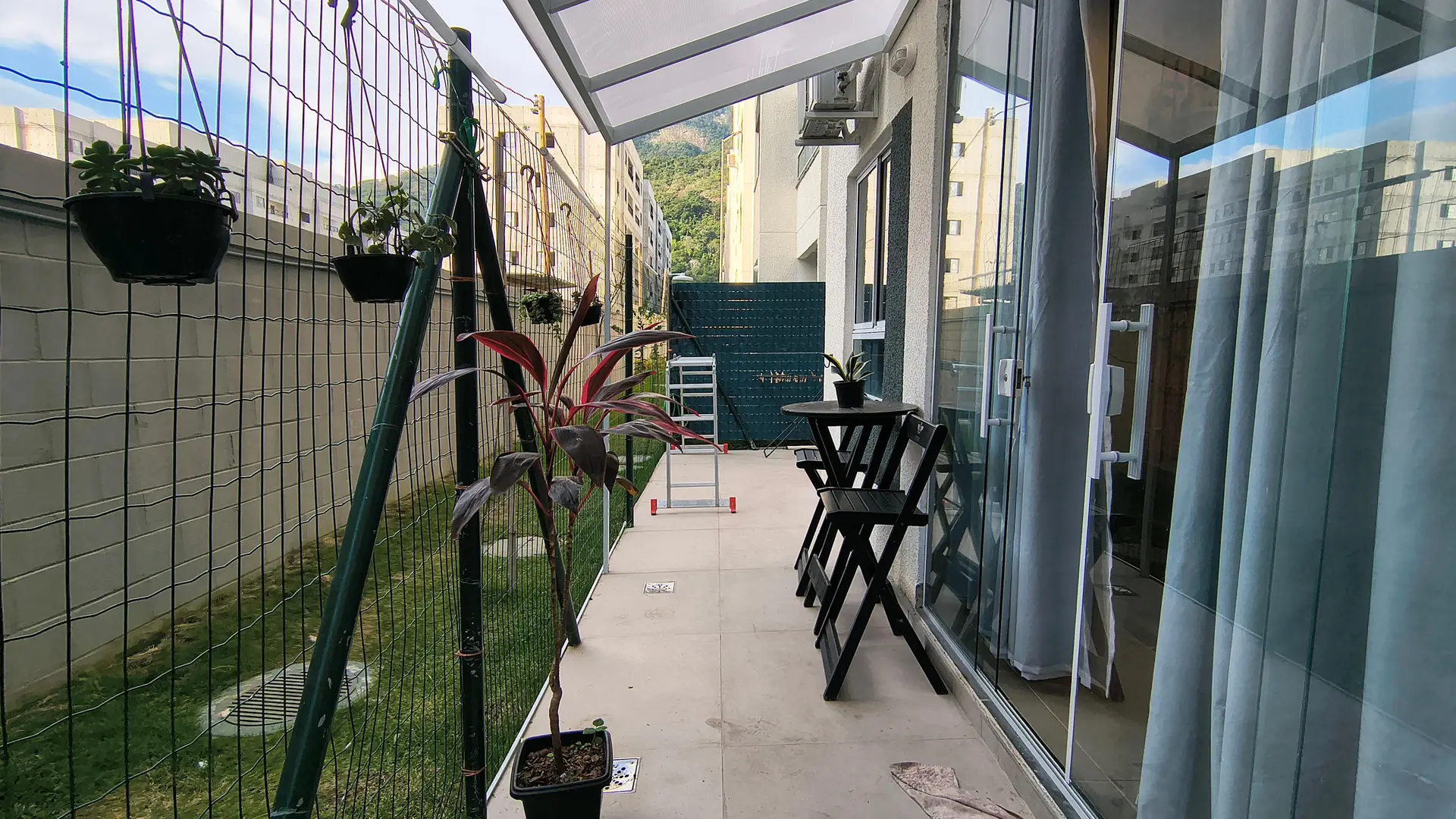 Furnished apartment with open-plan kitchen and balcony — photo 28