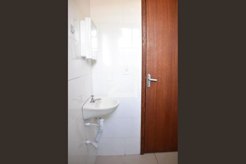 Apartment with parking and a glass-enclosed shower — photo 23