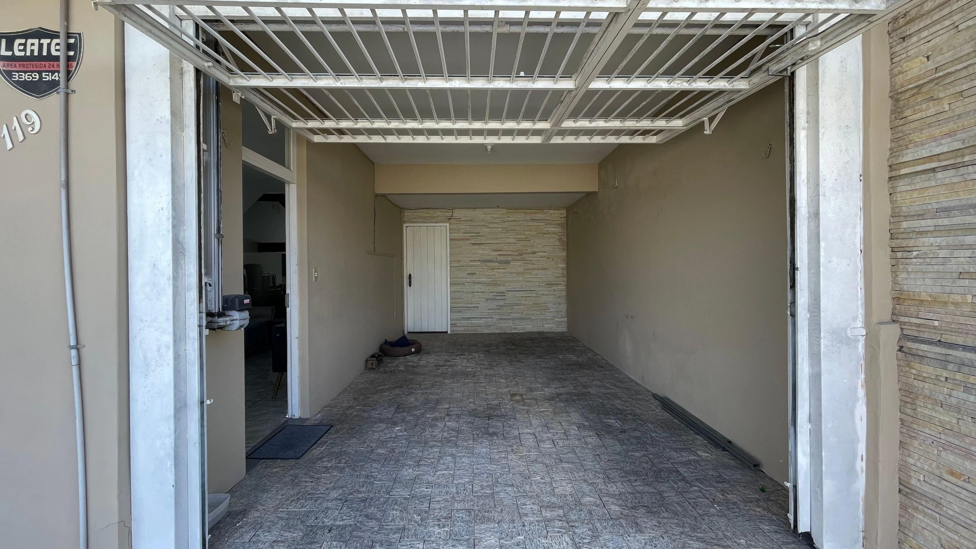 4-bedroom house with a jacuzzi — photo 10