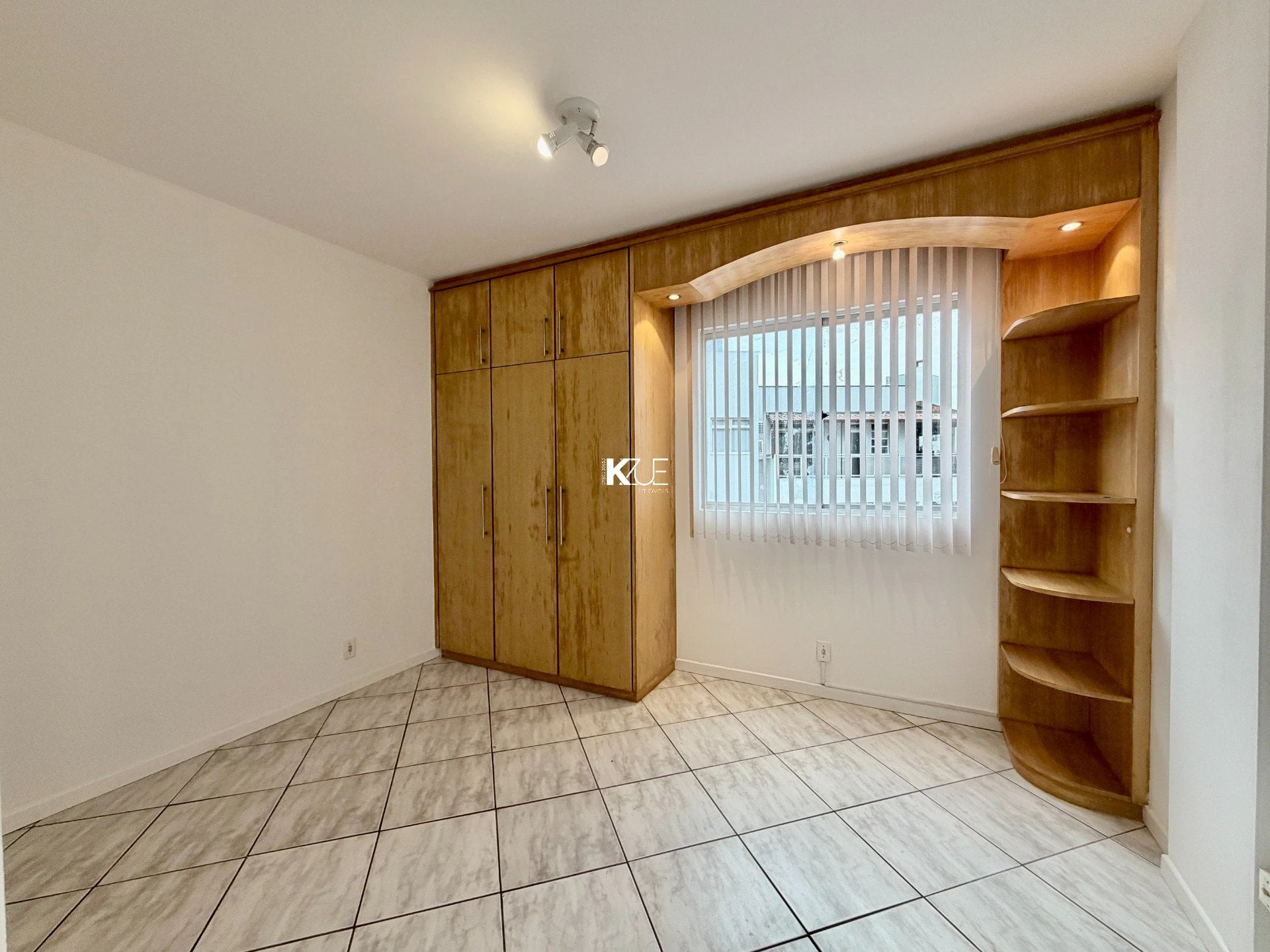 Панорамные окна и 3 спальни: квартира 118 м² — photo 10