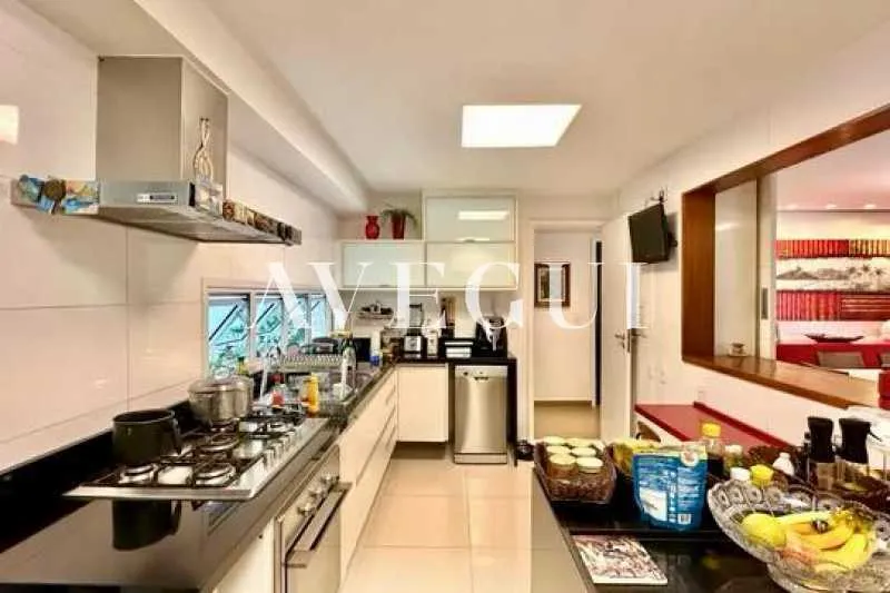 4-bedroom apartment with a private BBQ — photo 21