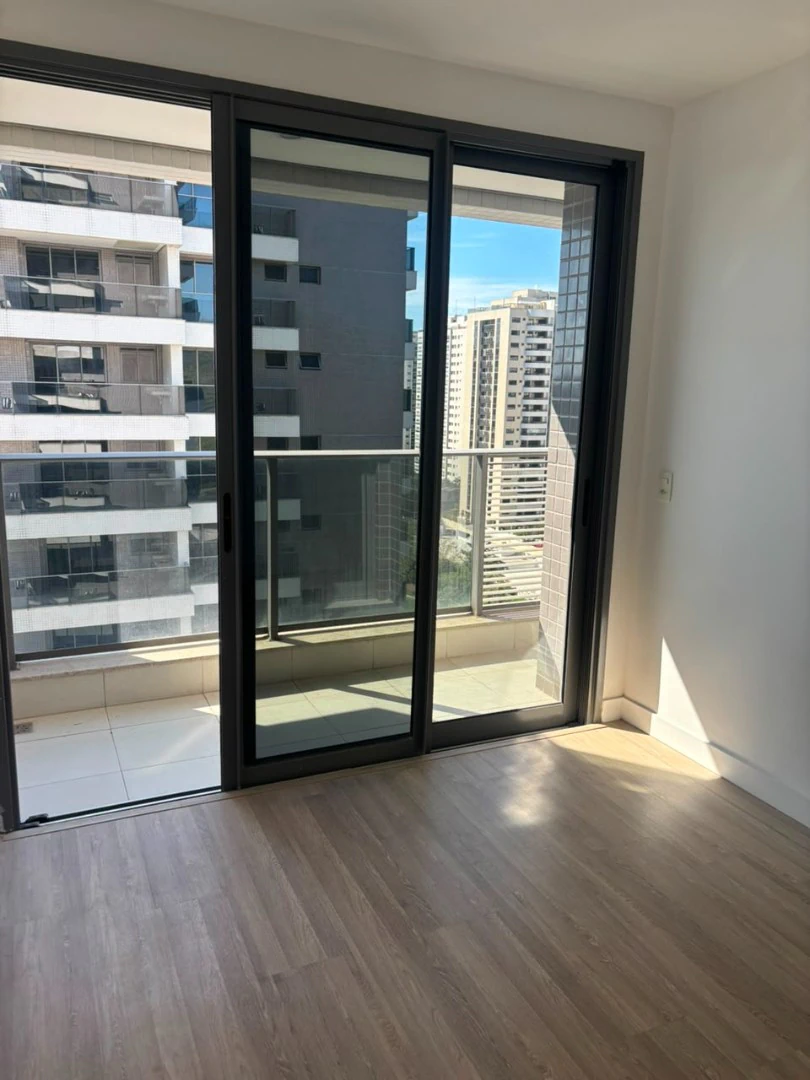 2-bedroom apartment with open kitchen and gourmet balcony — photo 7
