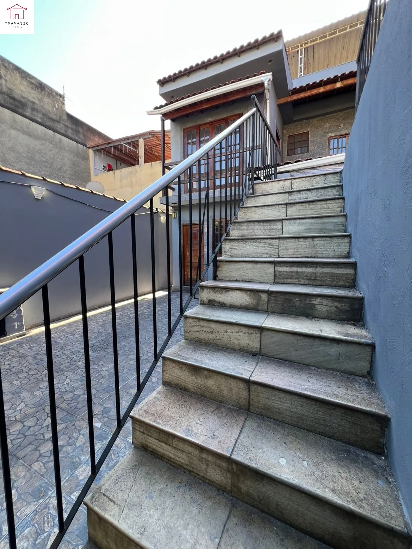 5-bedroom house with a grill on the balcony — photo 51