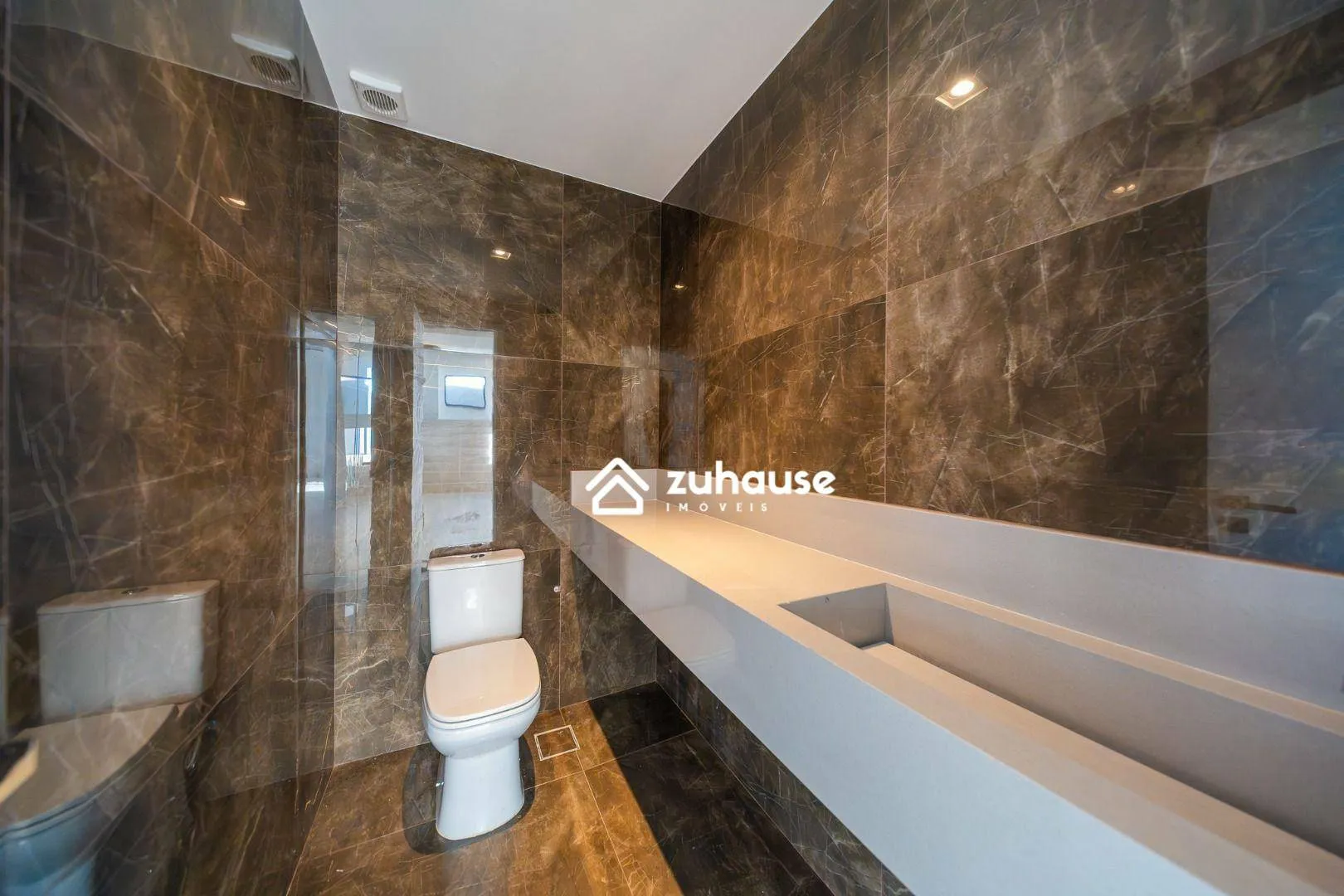 Casa com 5 quartos e cozinha em conceito aberto — photo 19