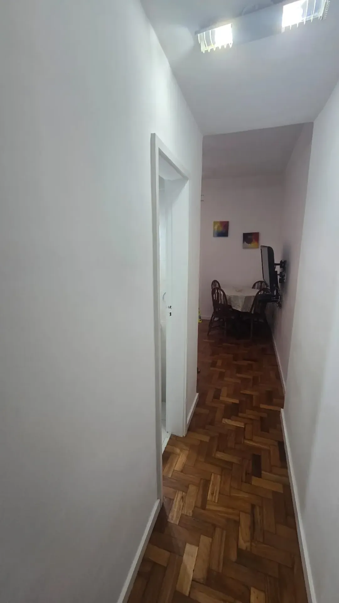 One-bedroom apartment with wood or laminate floors — photo 25