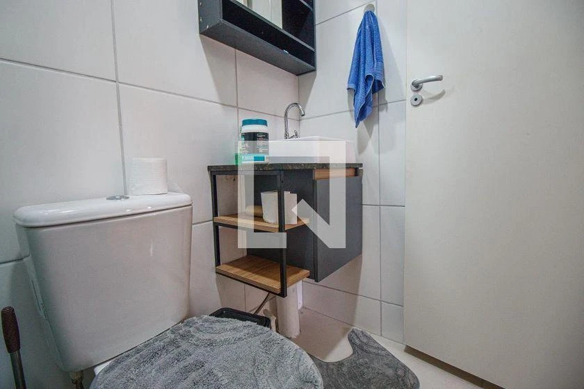 2-bedroom apartment in a building with a gym — photo 4