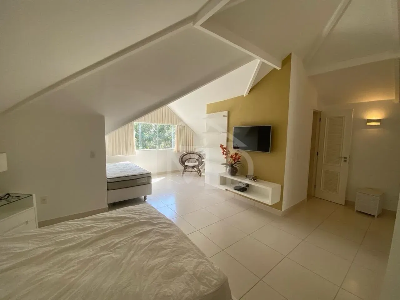 Furnished house with 5 en-suite bedrooms and pool — photo 8