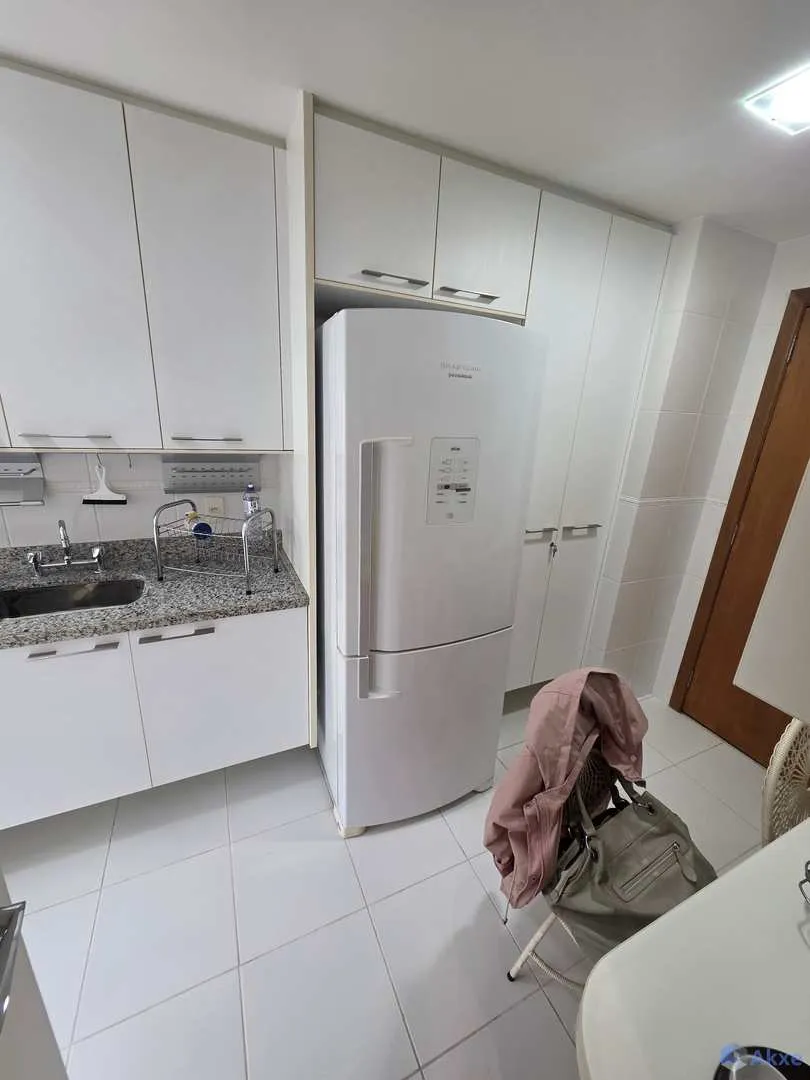 2-bedroom apartment with an enclosed glass balcony — photo 11