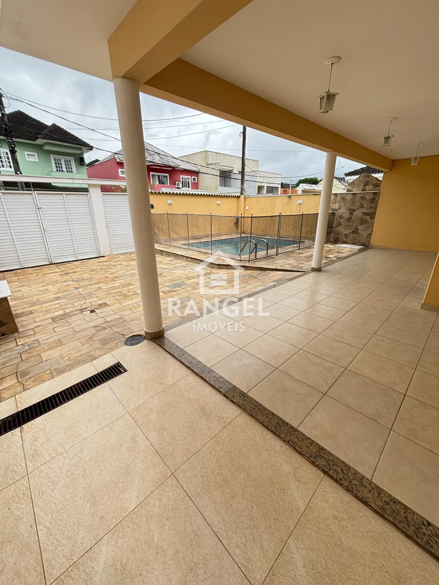 180 m² house with 3 bedrooms and balcony BBQ — photo 5