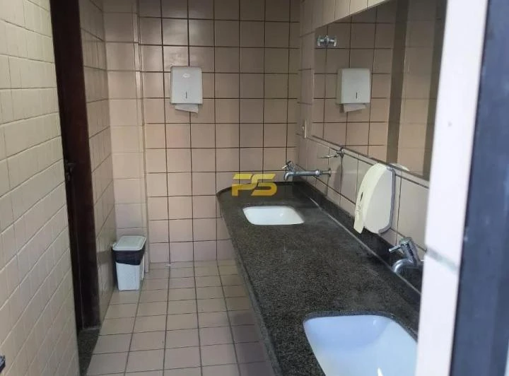 Apartamento de 148 m² com 4 quartos e varanda — photo 2
