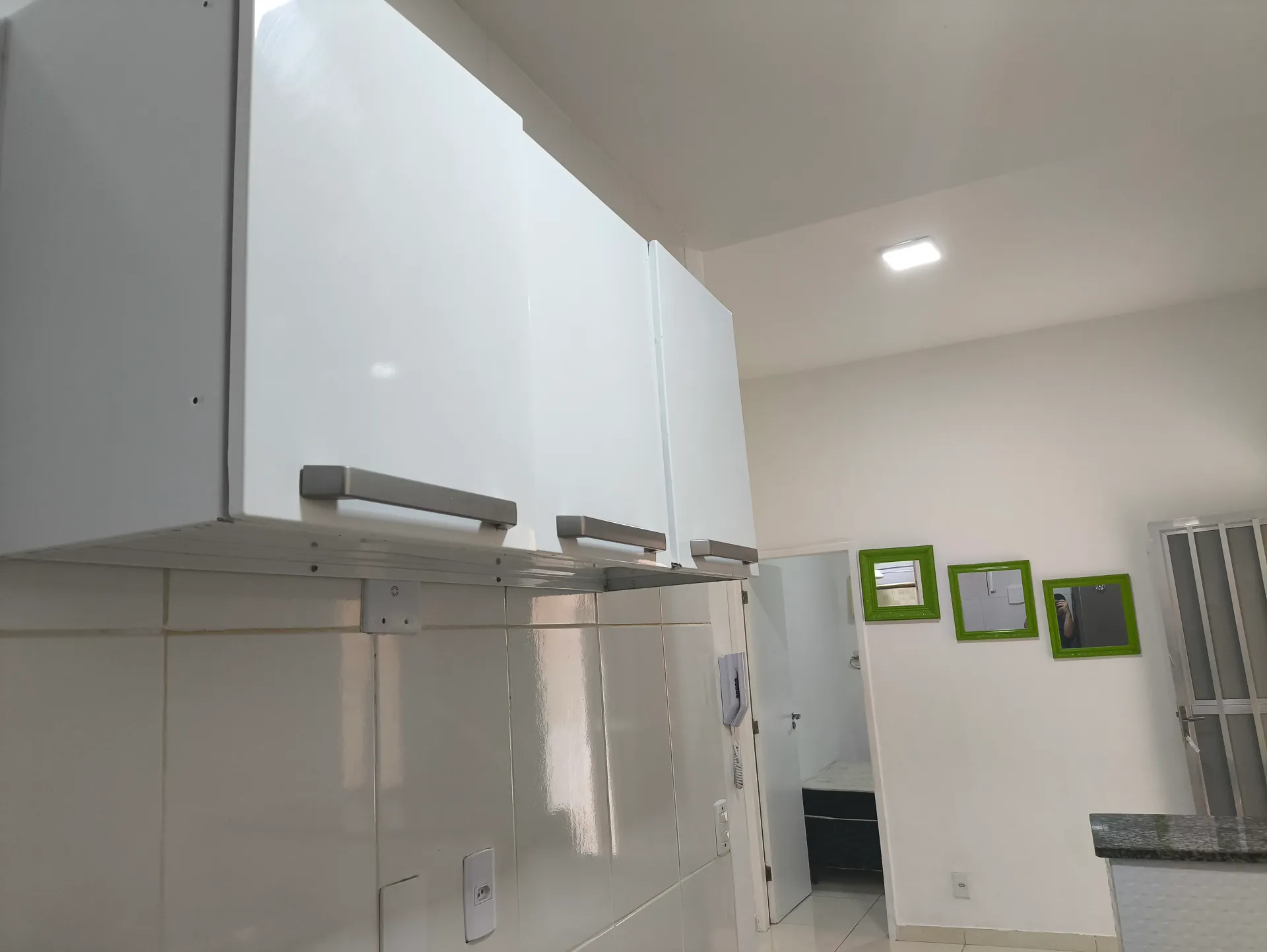 One-bedroom apartment with a washing machine — photo 24