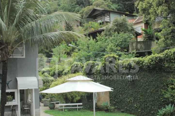 House with 5 bedrooms and a mountain-city view — photo 13