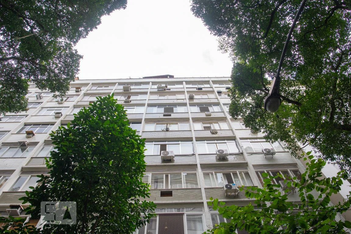 225 m² apartment with 4 bedrooms and a balcony — photo 42