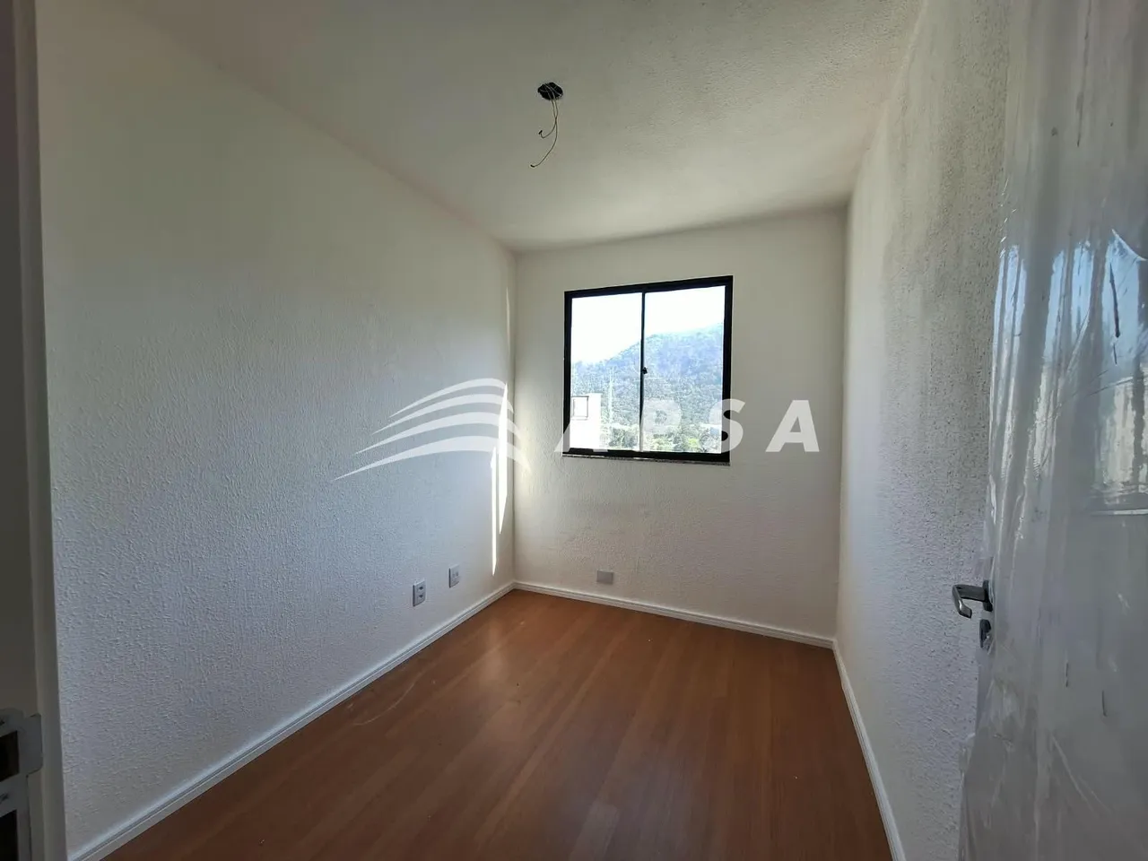 Apartamento sem mobília com 2 quartos e varanda — photo 8