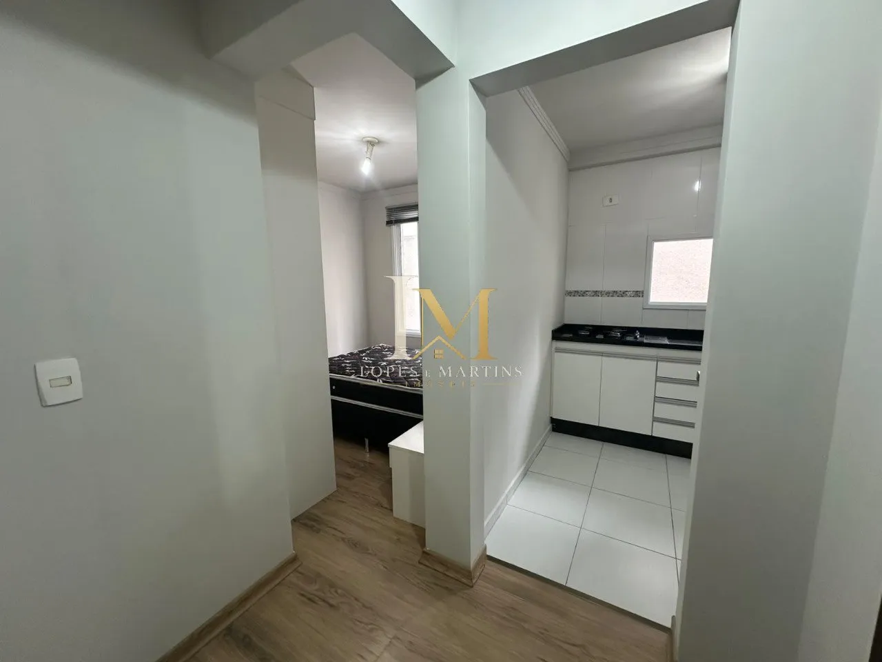 Деревянный пол или ламинат и 1 спальня: квартира 46 м² — photo 2