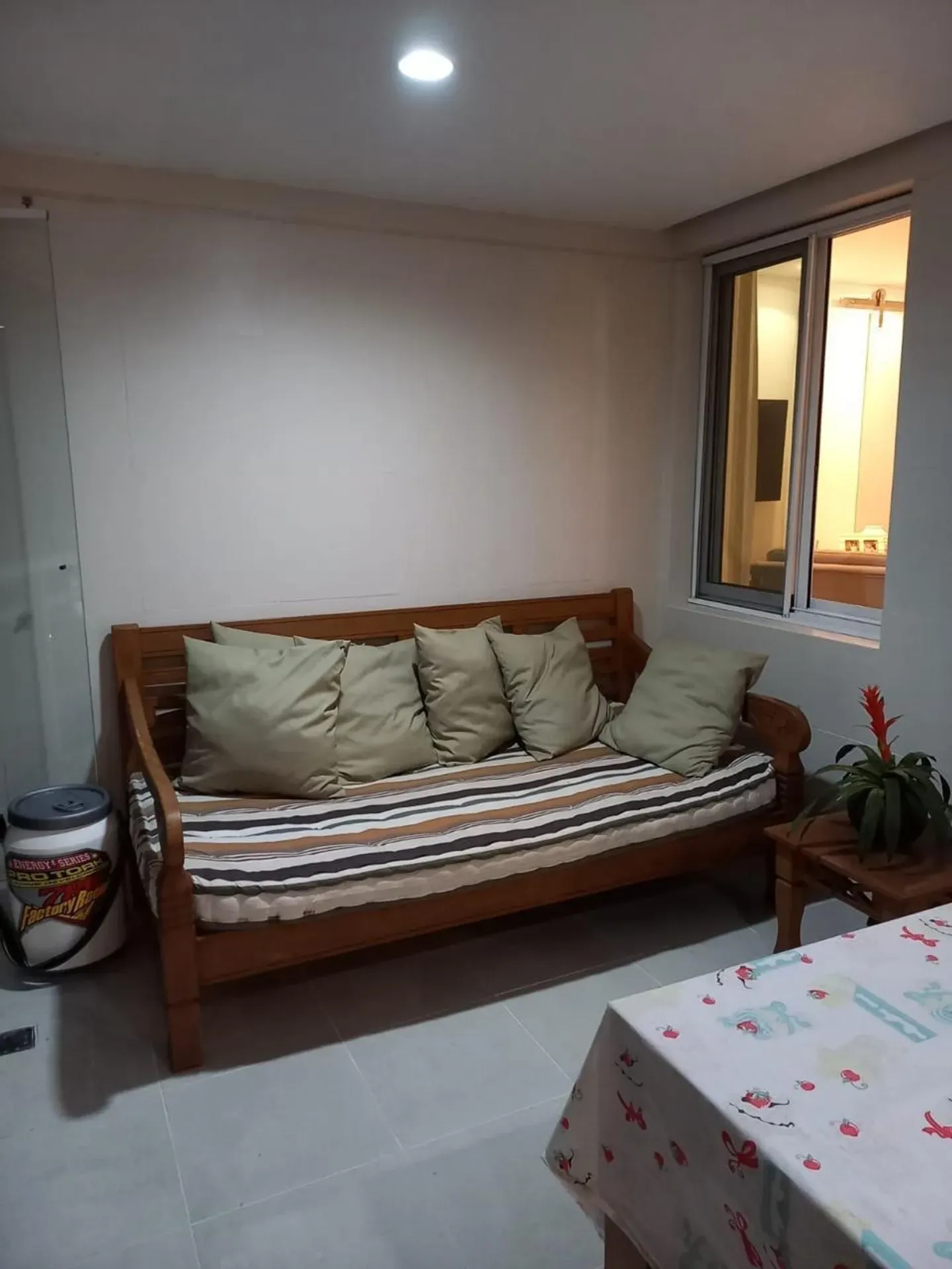 Furnished apartment with balcony, 4 bedrooms and 5 baths — photo 30