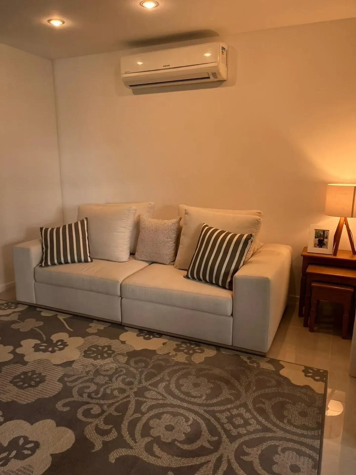 Furnished apartment with balcony, 4 bedrooms and 5 baths — photo 3