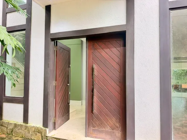 Casa mobiliada, 594 m², com piscina privativa
