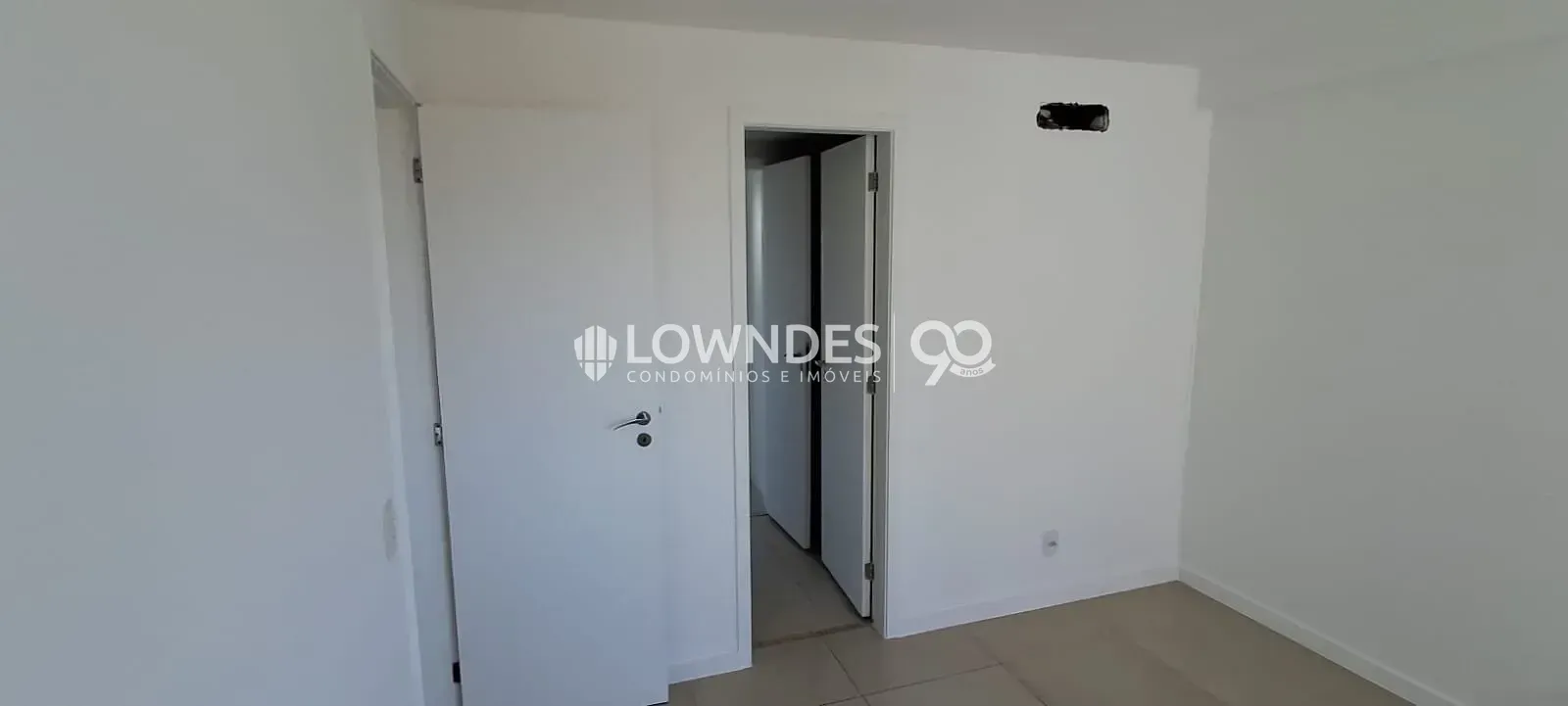 179 m² apartment with 4 en-suite bedrooms and a terrace — photo 33