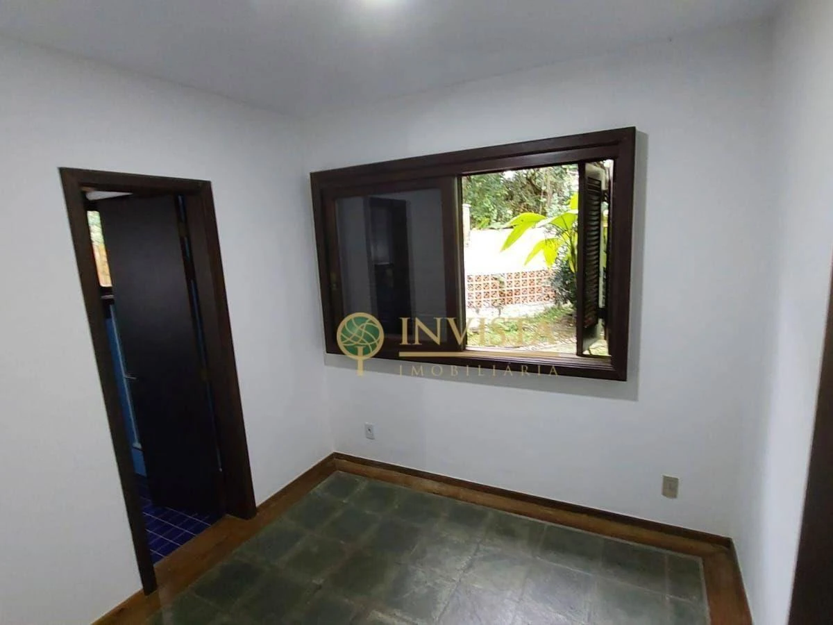 Балкон з грилем та 3 спальні: будинок 735 м² — photo 24