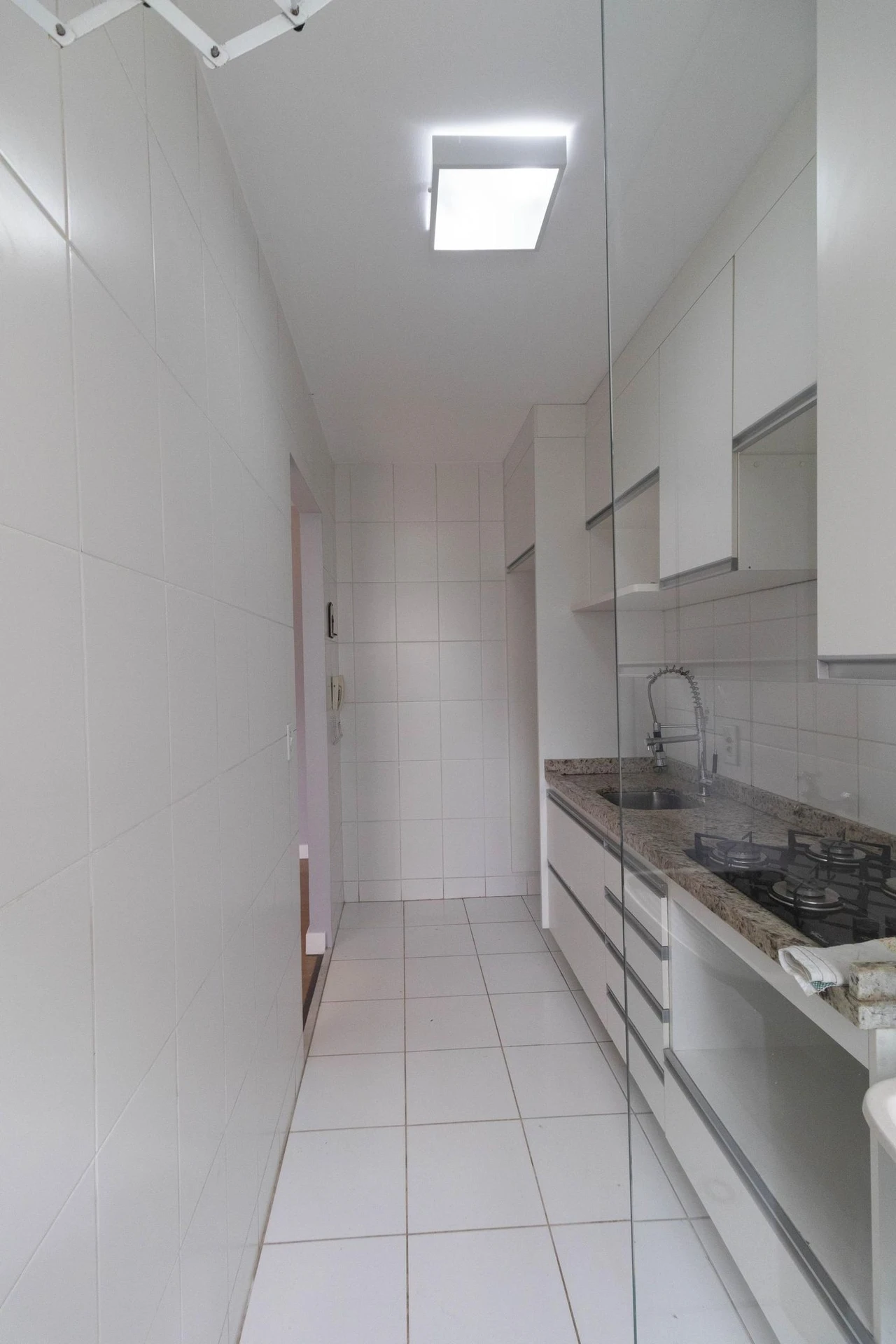 2-bedroom apartment with a home office in Curitiba — photo 11