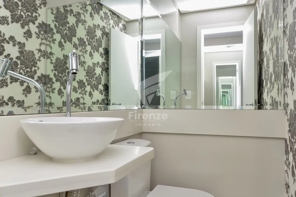 Furnished 352 m² apartment with 3 en-suite bedrooms — photo 43