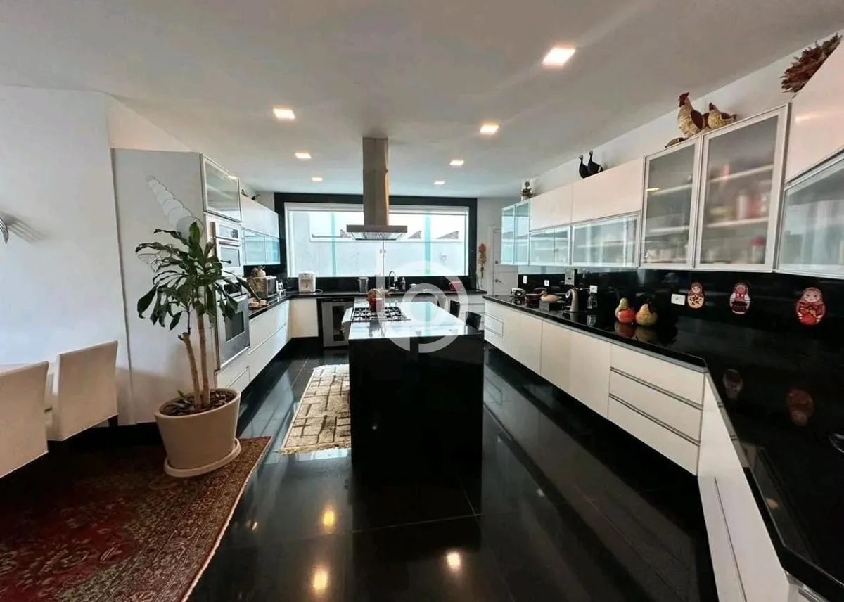 Furnished house-style apartment with 5 bedrooms and 5 baths — photo 15