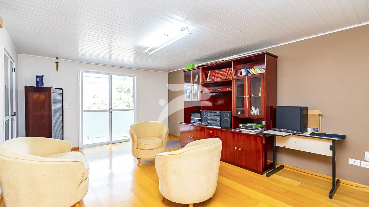 House with 3 bedrooms and a private BBQ area — photo 20