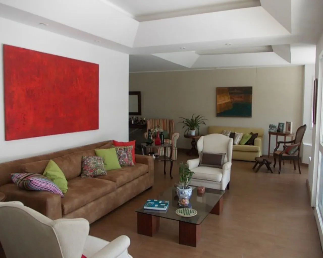 Condo house with 5 bedrooms and separate kitchen — photo 2