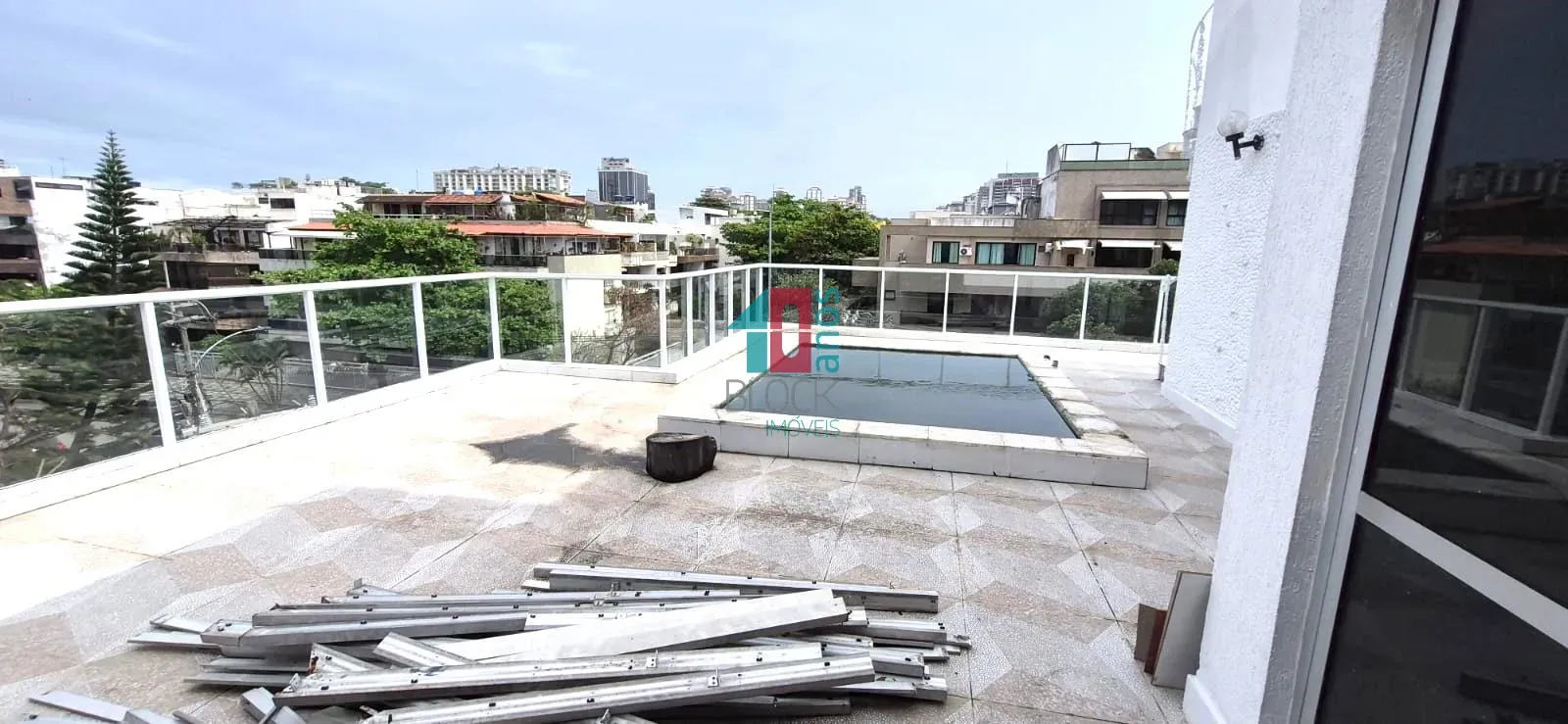 Apartamento com 4 quartos e cozinha separada — photo 26