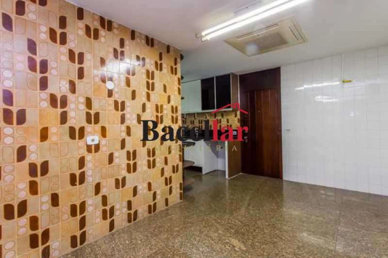 380 m² apartment with 4 en-suite bedrooms and 7 baths — photo 12