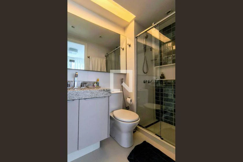 160 m² rental apartment with 4 en-suite rooms and balcony — photo 46