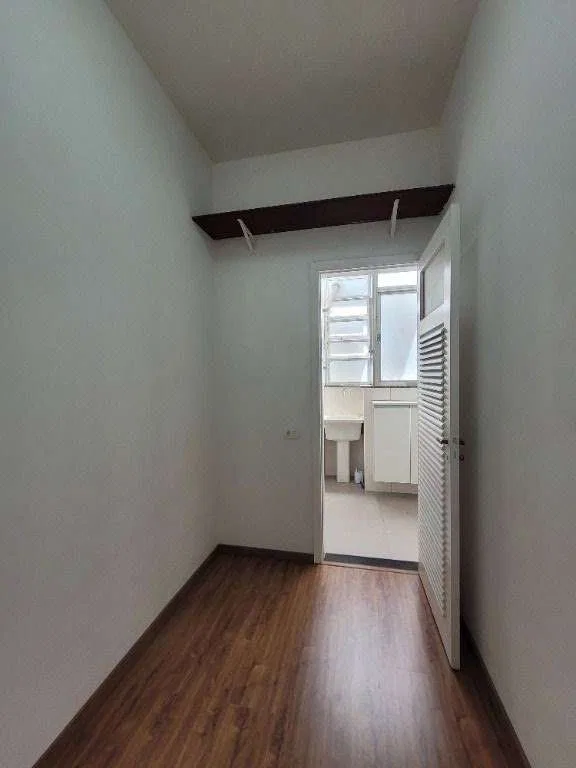 Apartamento com 2 dormitórios e 75 m², cozinha separada — photo 21
